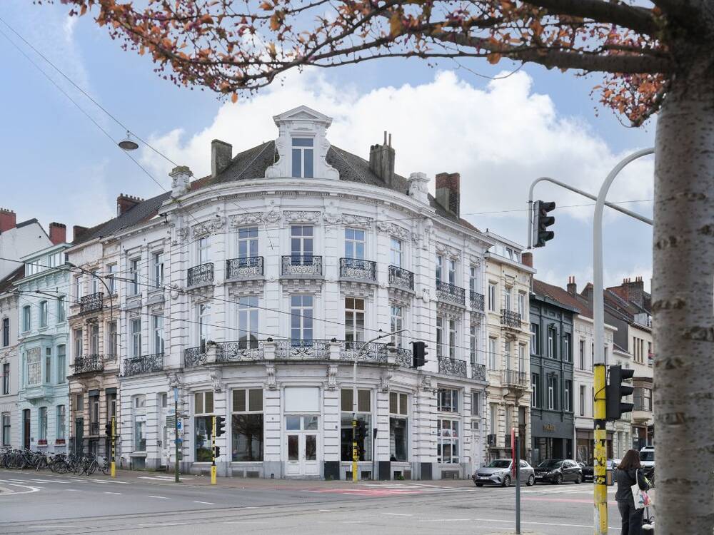 Kantoor te  huur in Gent 9000 3500.00€  slaapkamers 217.00m² - Zoekertje 1380976