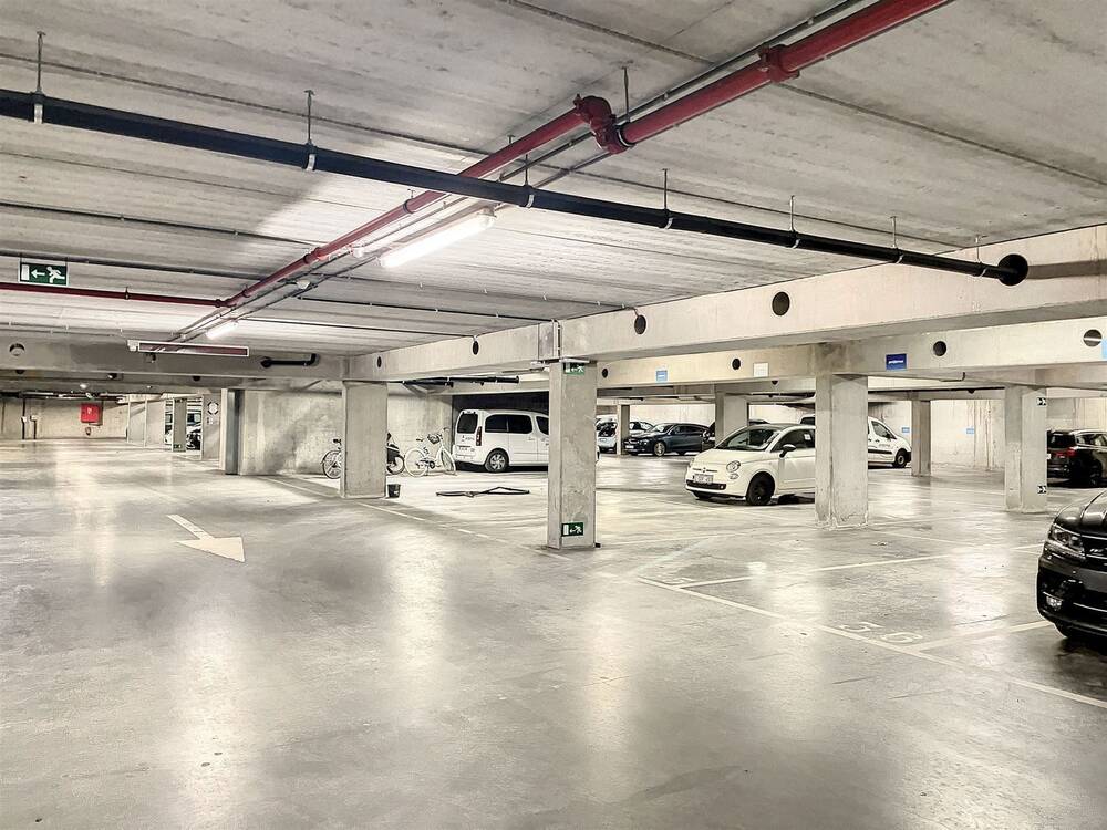 Parking & garage te  koop in Gent 9000 2100000.00€  slaapkamers m² - Zoekertje 1381737