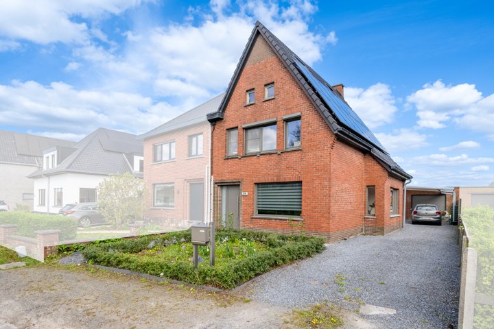 Huis te  koop in Kruishoutem 9770 389000.00€ 3 slaapkamers 187.00m² - Zoekertje 1390170