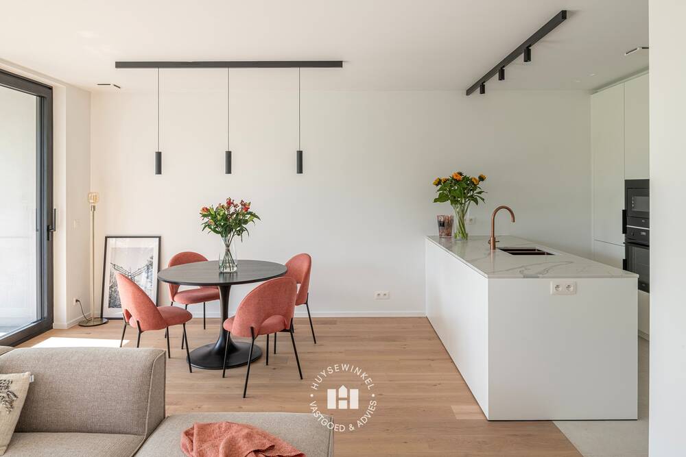 Appartement te  koop in Waasmunster 9250 320000.00€ 1 slaapkamers 69.00m² - Zoekertje 278475