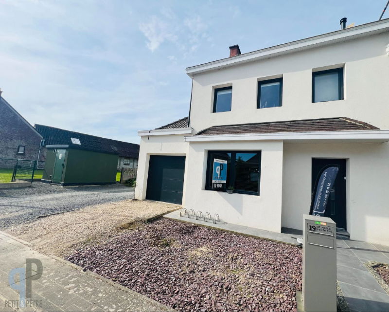 Huis te  koop in Oosterzele 9860 375000.00€ 3 slaapkamers m² - Zoekertje 279108