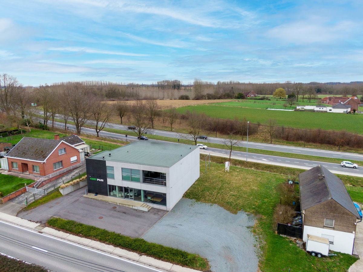Kantoor te  koop in Zottegem 9620 998000.00€  slaapkamers 520.00m² - Zoekertje 279105