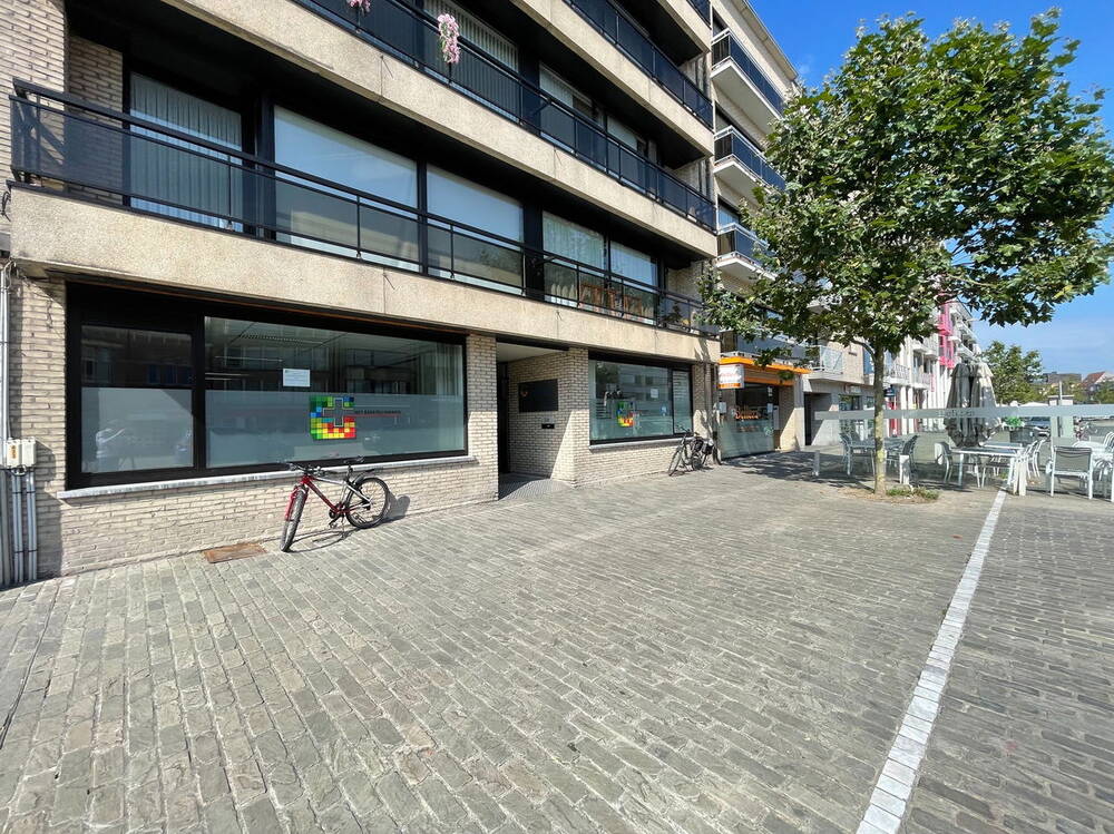 Kantoor te huur in Deinze 9800 2500.00€ slaapkamers 313.00m² - Zoekertje 279176