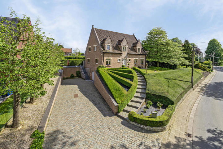 Villa te koop in Sint-Lievens-Houtem 9520 665000.00€ 4 slaapkamers 290.00m² - Zoekertje 279187