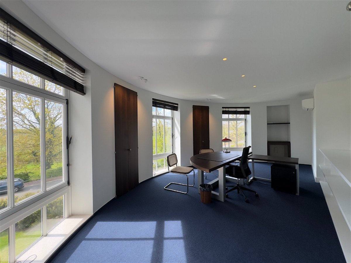 Kantoor te  huur in Sint-Martens-Latem 9830 1050.00€  slaapkamers 14.00m² - Zoekertje 92512