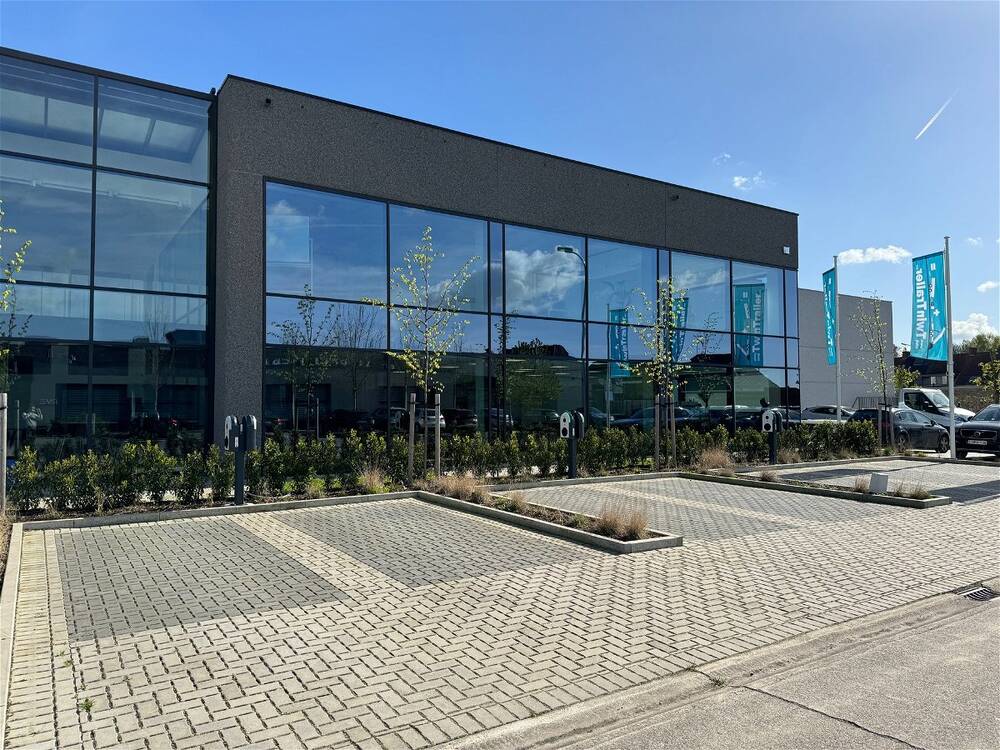 Kantoor te huur in Deinze 9800 2100.00€ slaapkamers 200.00m² - Zoekertje 92506