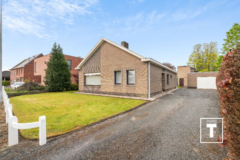 Huis te koop in Merelbeke 9820 419000.00€ 3 slaapkamers 133.00m² - Zoekertje 279401