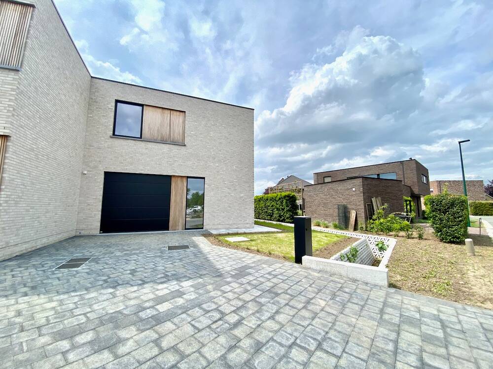Huis te  huur in Assenede 9960 1250.00€ 4 slaapkamers 196.00m² - Zoekertje 279488