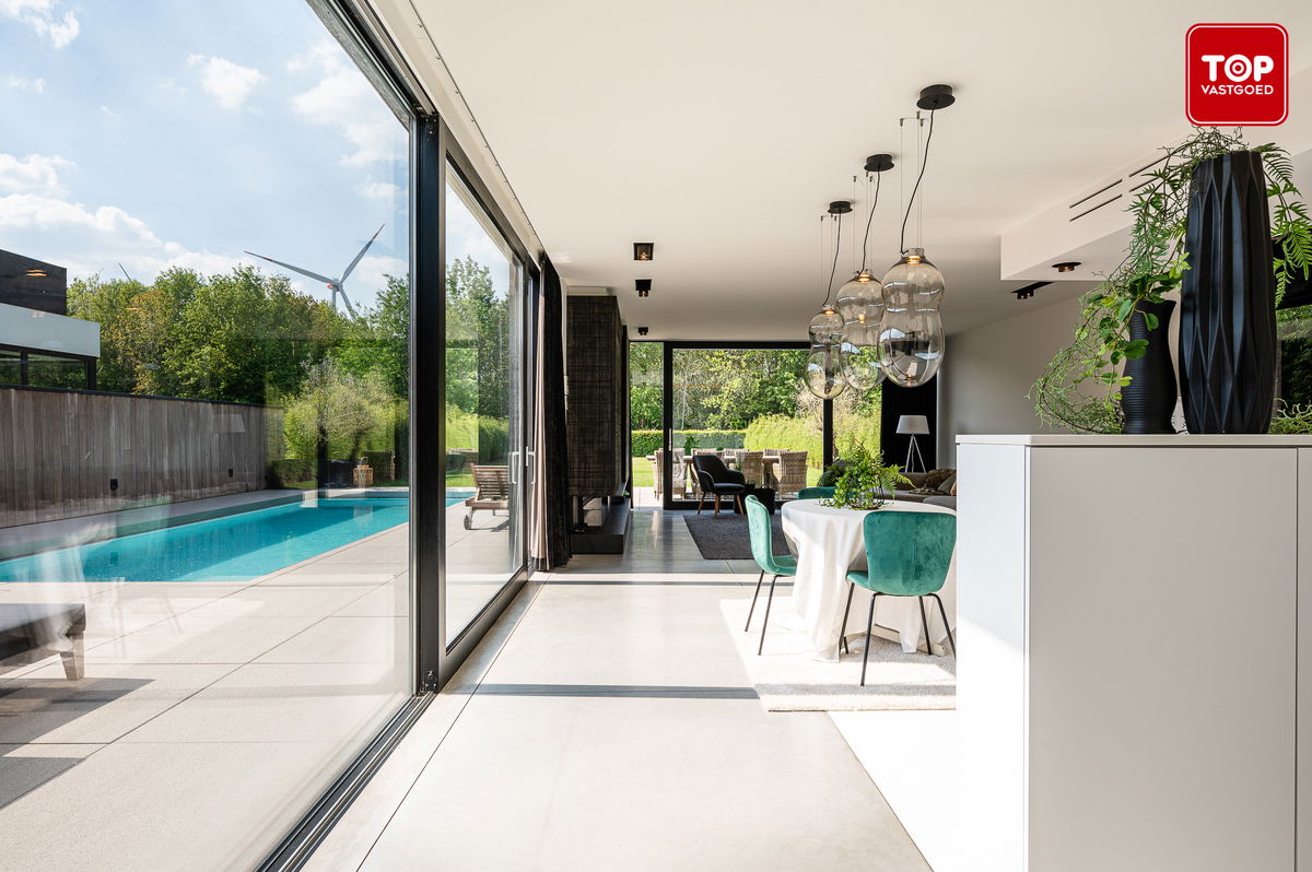 Huis te  koop in Wondelgem 9032 1050000.00€ 4 slaapkamers 243.00m² - Zoekertje 279567