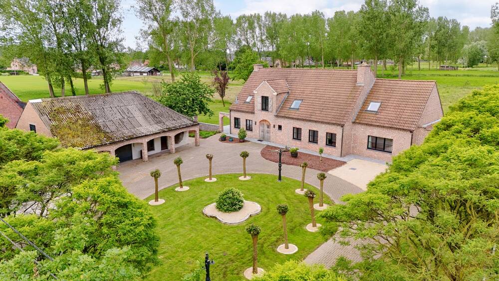 Villa te  koop in Kruibeke 9150 1250000.00€ 6 slaapkamers 350.00m² - Zoekertje 279916