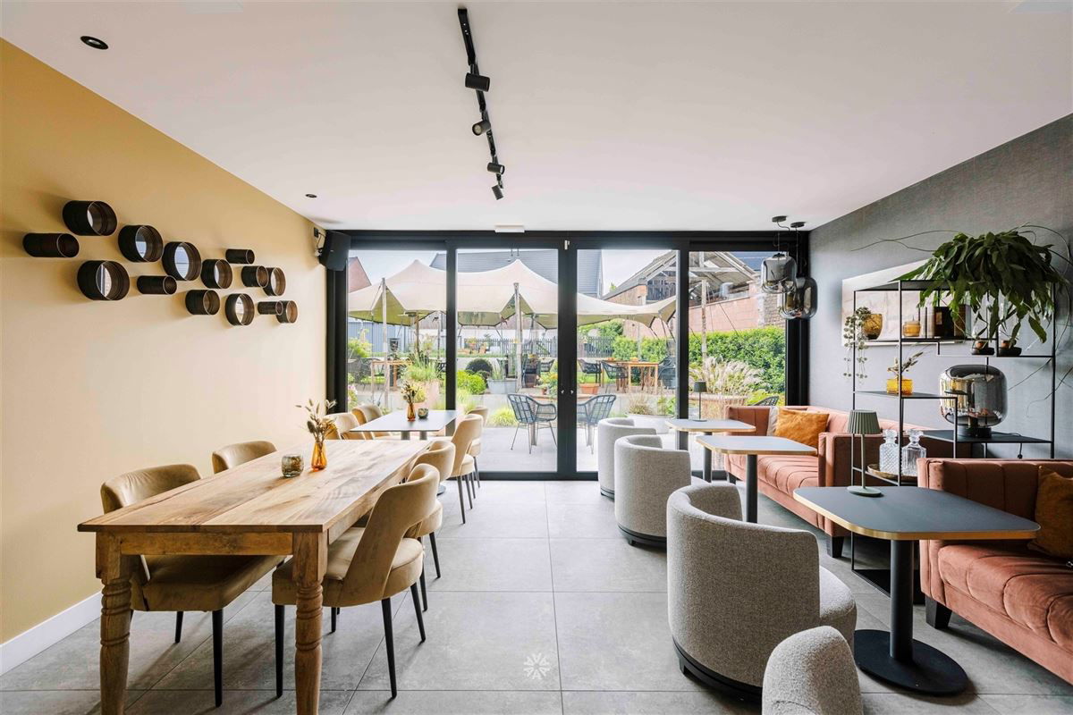 Commerciële ruimte te koop in Ronse 9600 639000.00€ 3 slaapkamers 346.00m² - Zoekertje 280371