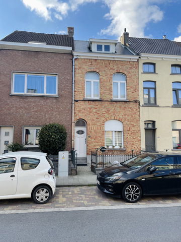 Huis te  huur in Aalst 9300 1050.00€ 3 slaapkamers m² - Zoekertje 280501