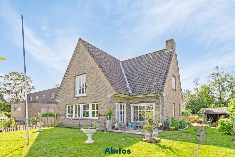 Villa te  koop in Lovendegem 9920 389000.00€ 4 slaapkamers 305.00m² - Zoekertje 280803