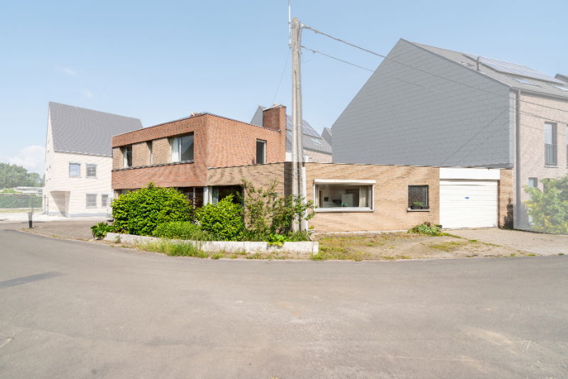 Huis te koop in Dendermonde 9200 214000.00€ 3 slaapkamers m² - Zoekertje 281043
