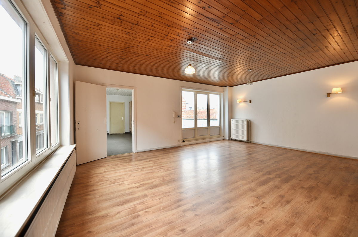 Appartementsgebouw te koop in Eeklo 9900 259000.00€ 4 slaapkamers 257.00m² - Zoekertje 280959