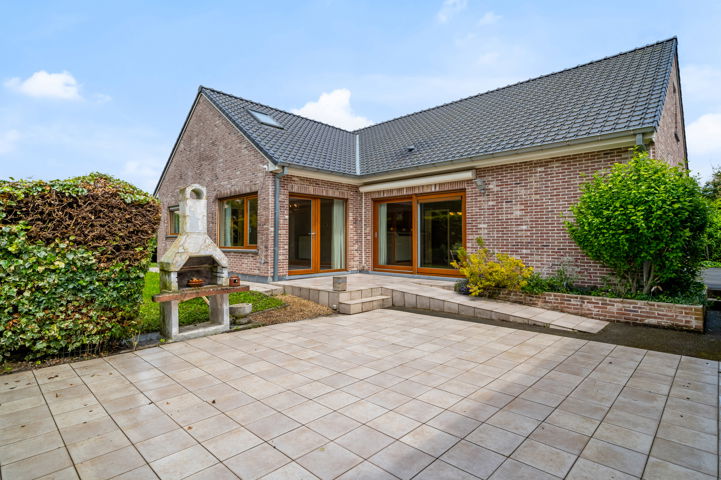 Huis te  koop in Merelbeke 9820 648000.00€ 4 slaapkamers 316.00m² - Zoekertje 281073