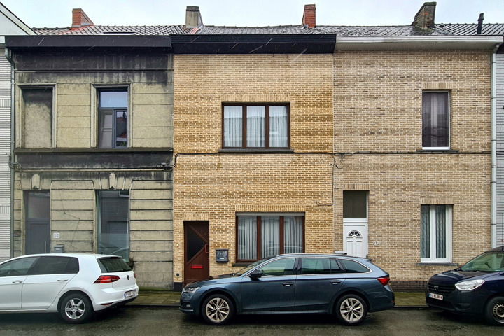 Huis te  koop in Gentbrugge 9050 270000.00€ 3 slaapkamers 145.00m² - Zoekertje 281215
