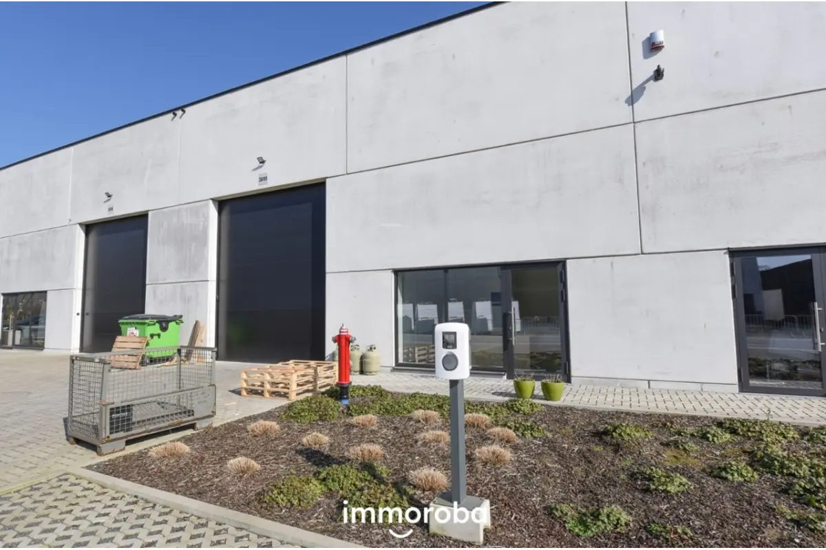 Handelszaak te  huur in Zulte 9870 400.00€  slaapkamers m² - Zoekertje 111895