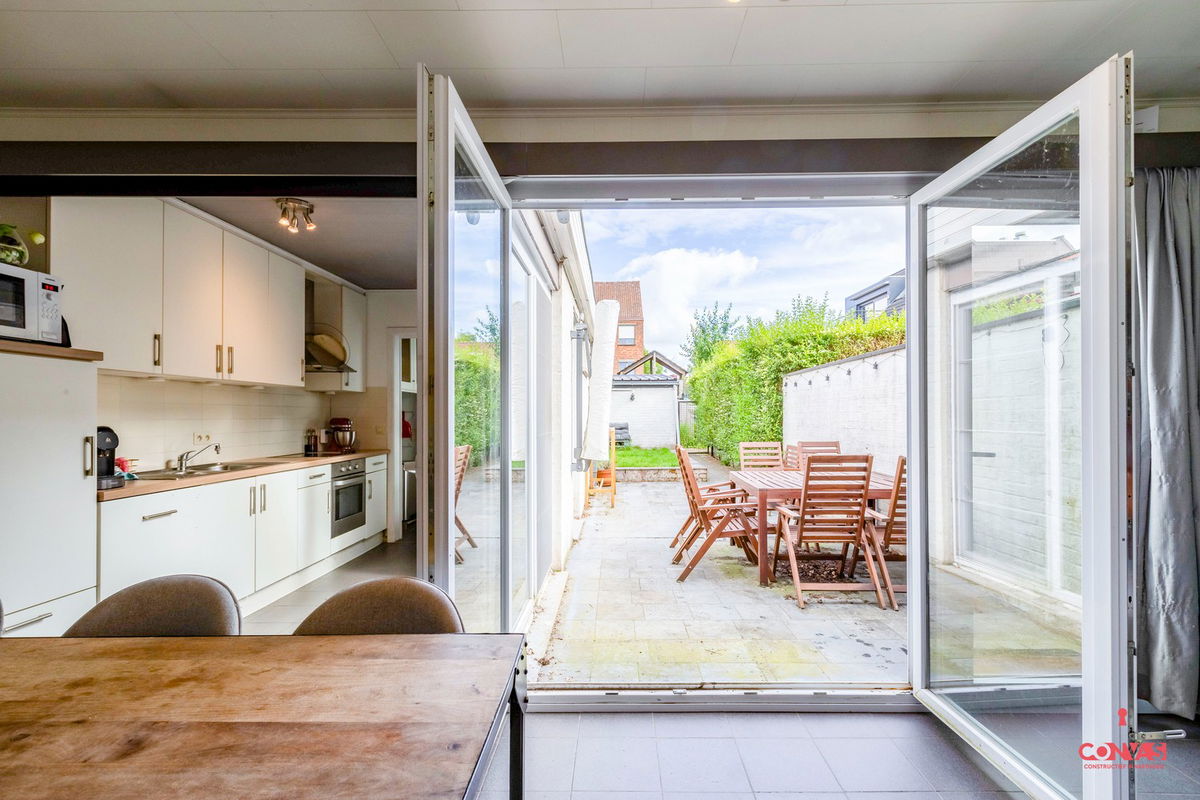 Huis te  koop in Sint-Amandsberg 9040 249000.00€ 1 slaapkamers 82.00m² - Zoekertje 281720
