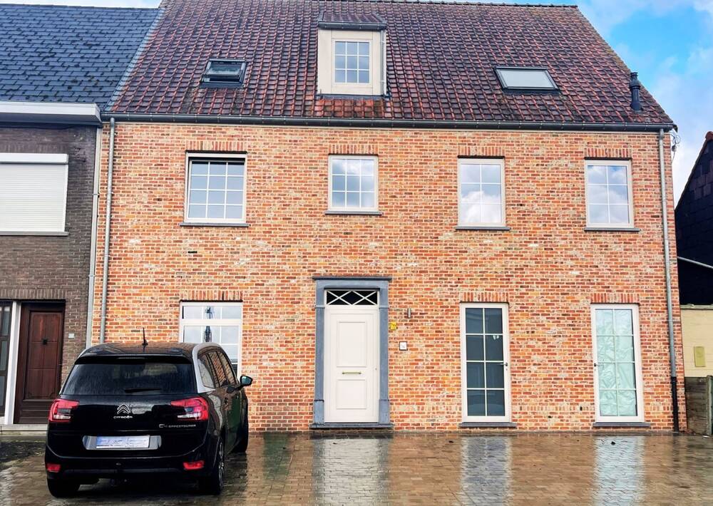 Duplex te  huur in Laarne 9270 995.00€ 4 slaapkamers m² - Zoekertje 281797