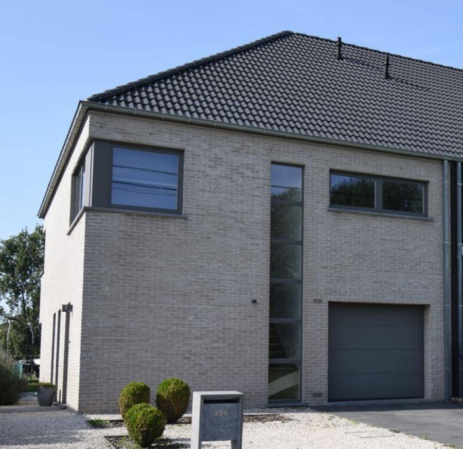 Huis te koop in Oosteeklo 9968 404184.00€ 3 slaapkamers m² - Zoekertje 120212