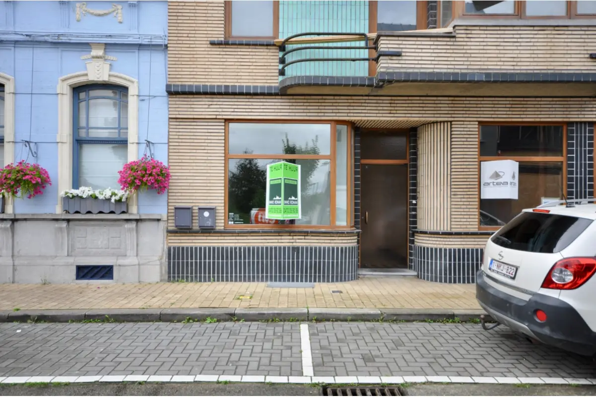 Handelszaak te  huur in Kluisbergen 9690 300.00€  slaapkamers m² - Zoekertje 164606