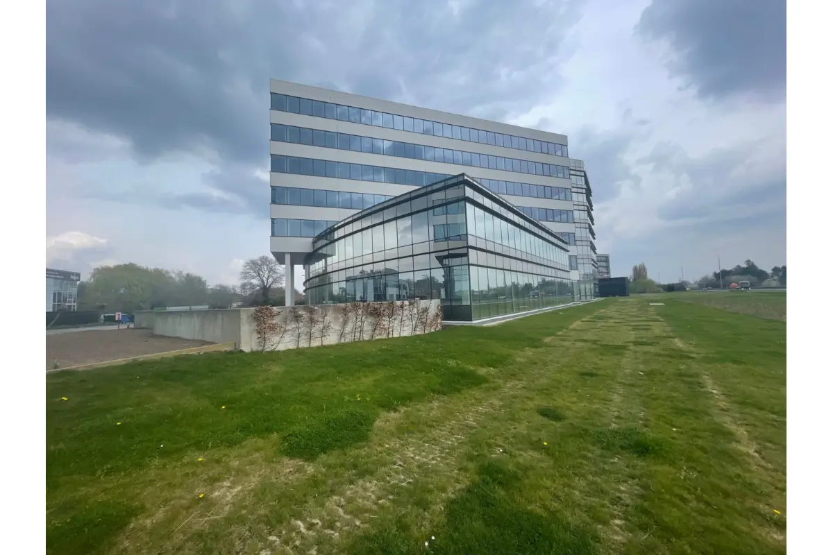 Handelszaak te  huur in Erembodegem 9320 9493.00€  slaapkamers 712.00m² - Zoekertje 215747