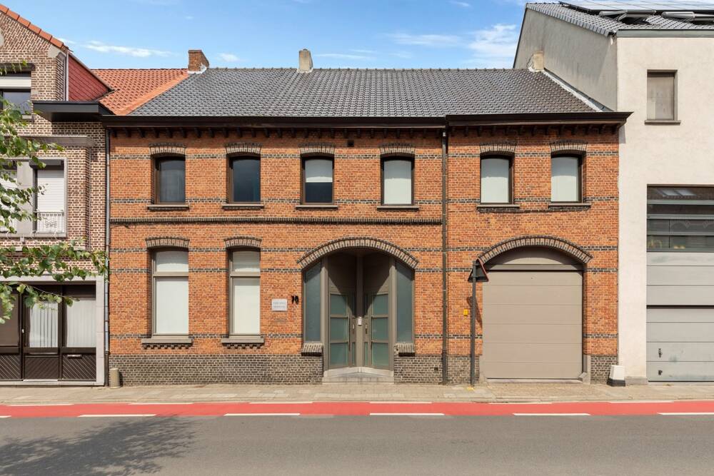 Handelszaak te huur in Sint-Niklaas 9100 1750.00€ slaapkamers 78.00m² - Zoekertje 228278