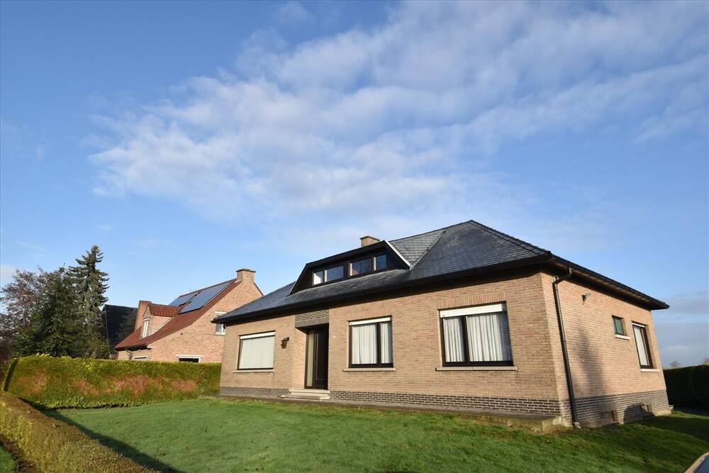 Huis te  huur in Meerdonk 9170 1300.00€  slaapkamers m² - Zoekertje 230870