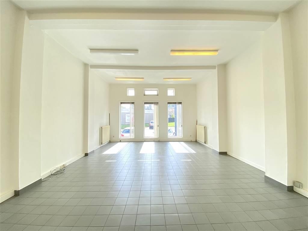 Handelszaak te huur in Sint-Denijs-Westrem 9051 650.00€ slaapkamers 50.00m² - Zoekertje 230715