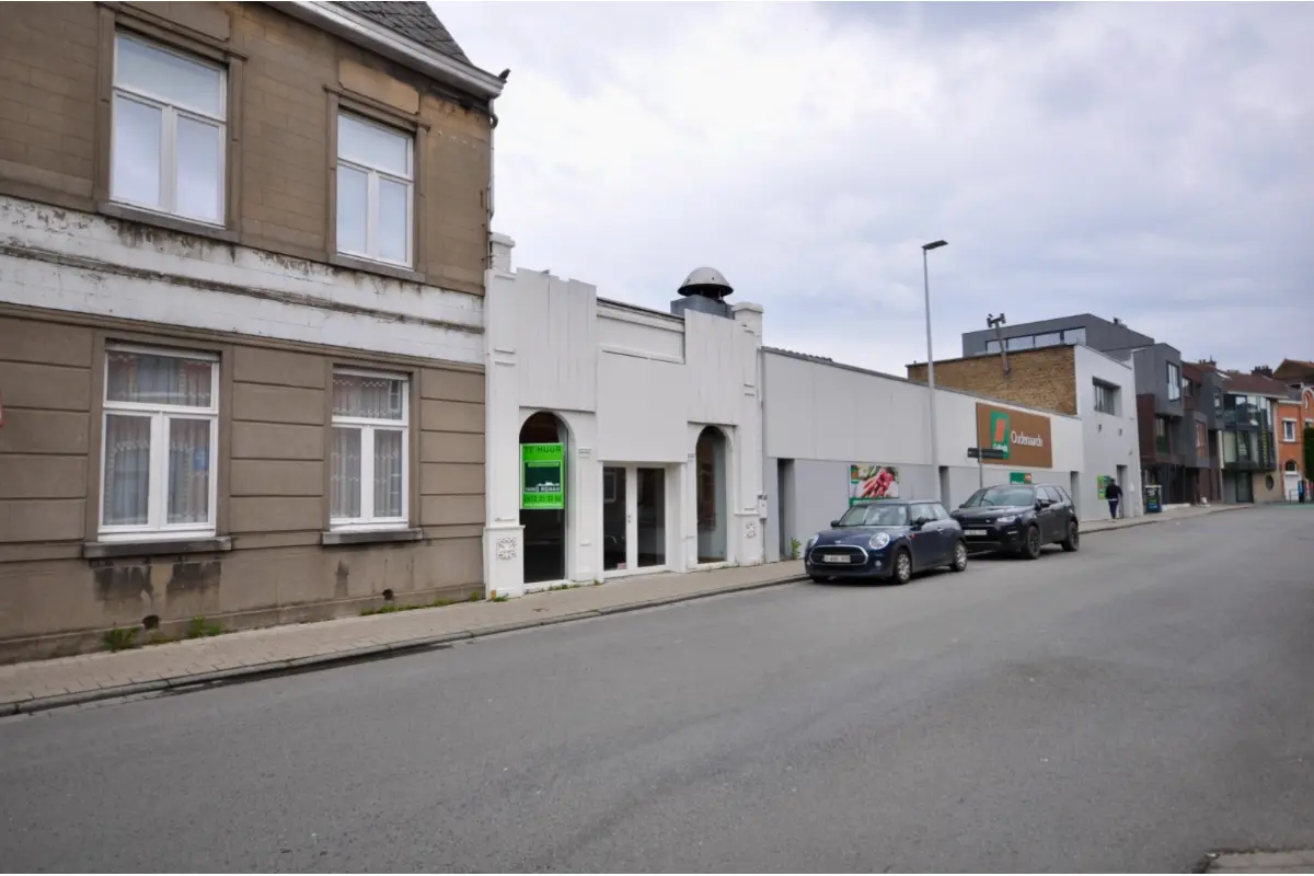 Handelszaak te  huur in Oudenaarde 9700 1150.00€  slaapkamers m² - Zoekertje 252523