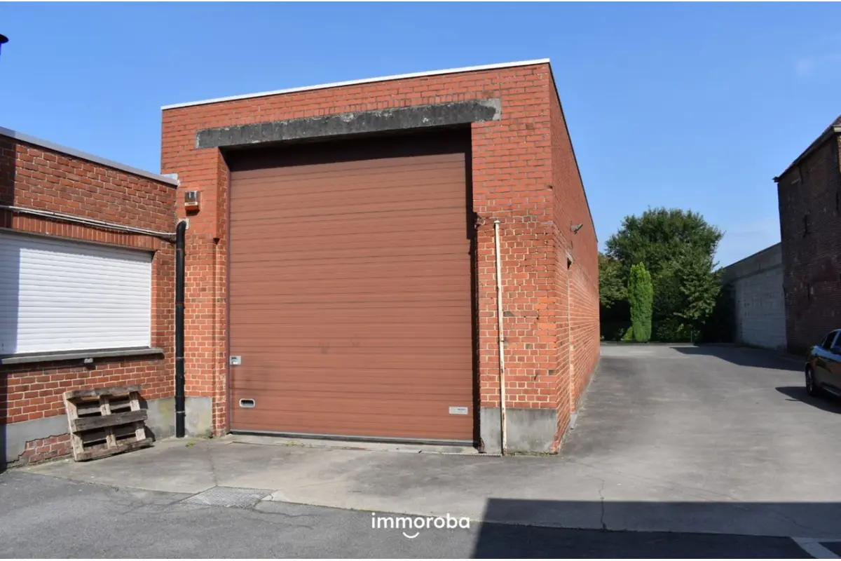 Handelszaak te  huur in Olsene 9870 595.00€  slaapkamers m² - Zoekertje 297627