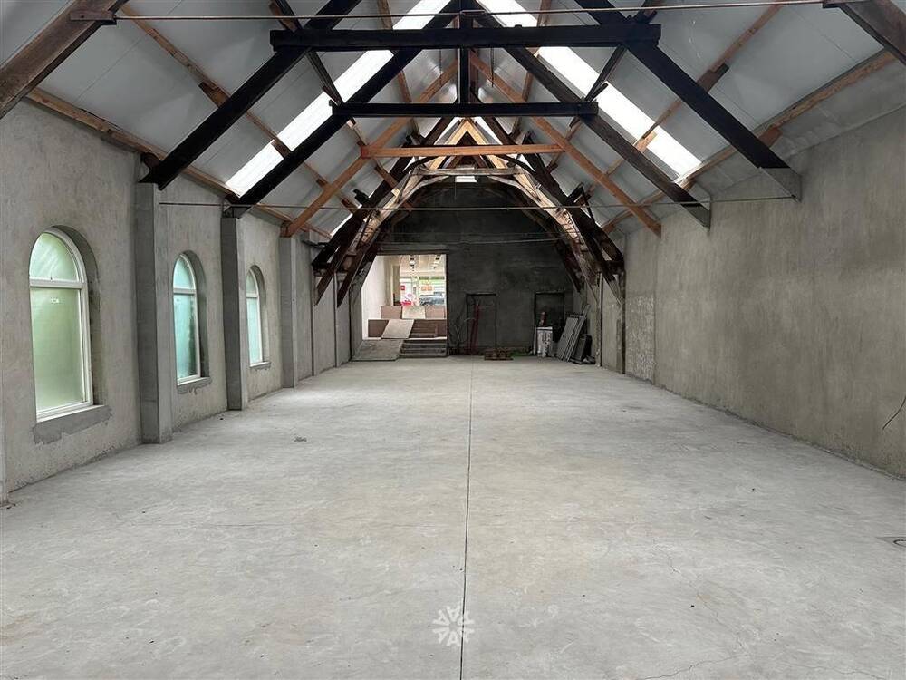Handelszaak te huur in Sint-Amandsberg 9040 4000.00€ slaapkamers 380.00m² - Zoekertje 302695