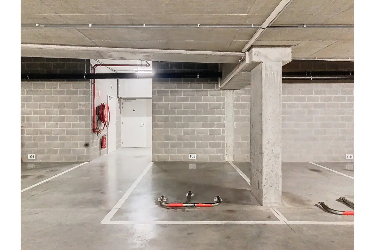 Parking & garage te  huur in Gent 9000 80.00€  slaapkamers m² - Zoekertje 311856