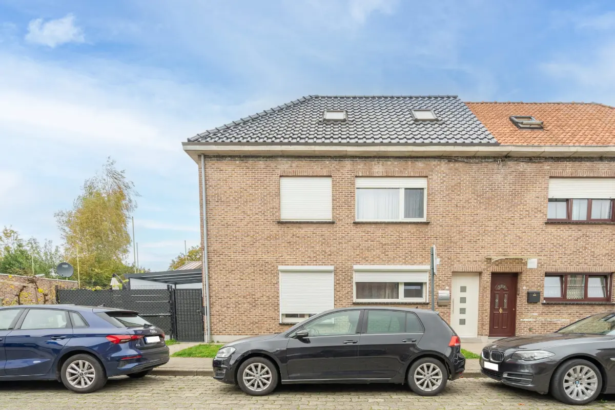 Huis te  koop in Zele 9240 319000.00€ 4 slaapkamers 156.00m² - Zoekertje 332633