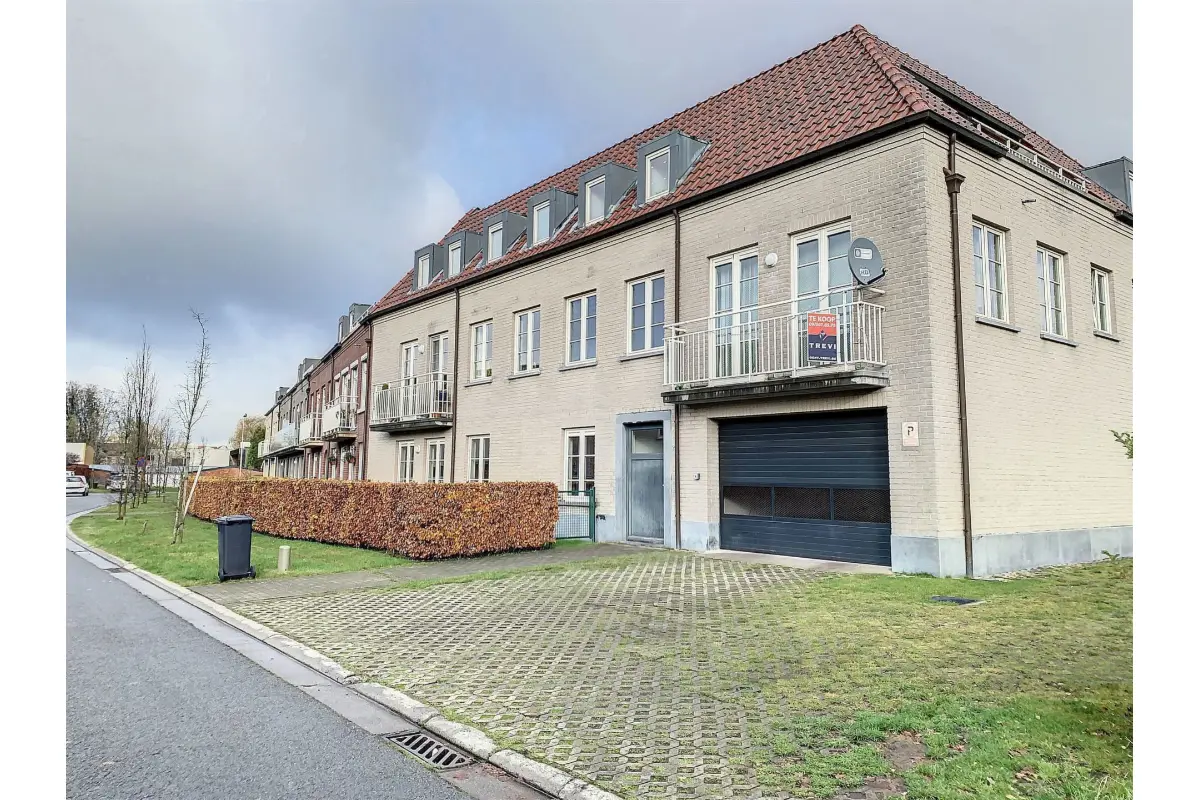 Parking & garage te  huur in Sint-Amandsberg 9040 0.00€  slaapkamers m² - Zoekertje 314010