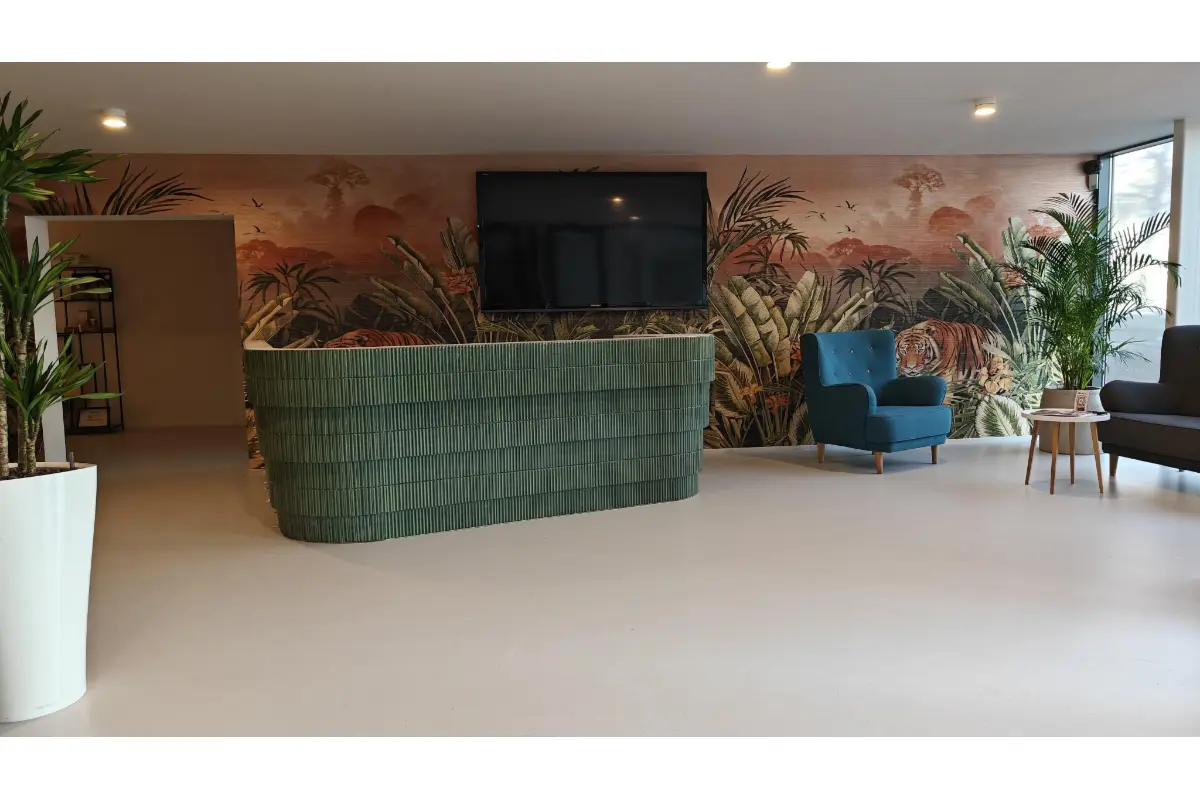 Handelszaak te  huur in Sint-Niklaas 9100 900.00€  slaapkamers m² - Zoekertje 631623