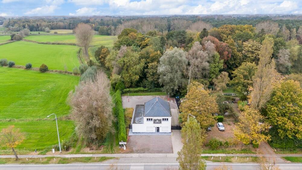Handelszaak te  koop in Waasmunster 9250 549000.00€ 3 slaapkamers 256.00m² - Zoekertje 336583