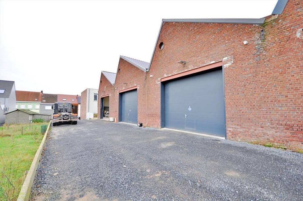 Handelszaak te in Kluisbergen 9690 850.00€ slaapkamers 230.00m² - Zoekertje 343166
