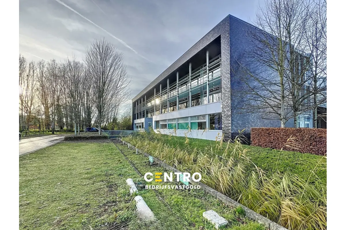 Handelszaak te  huur in Aalter 9880 3328.00€  slaapkamers 363.00m² - Zoekertje 350616