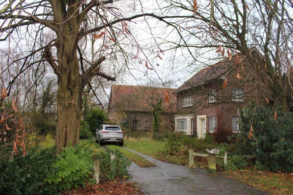 Boerderij te  koop in Aalst 9300 0.00€  slaapkamers m² - Zoekertje 364086