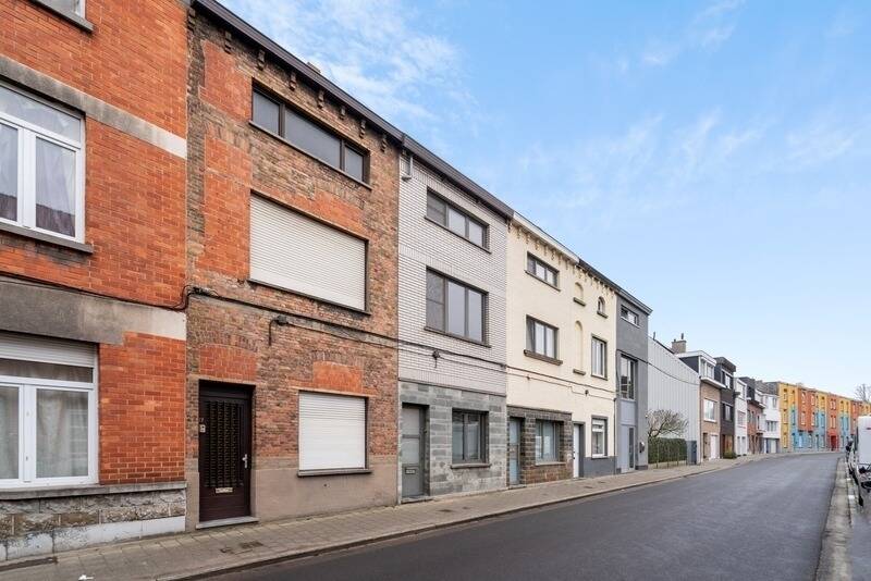 Huis te koop in Sint-Amandsberg 9040 279000.00€ 2 slaapkamers 130.00m² - Zoekertje 369652