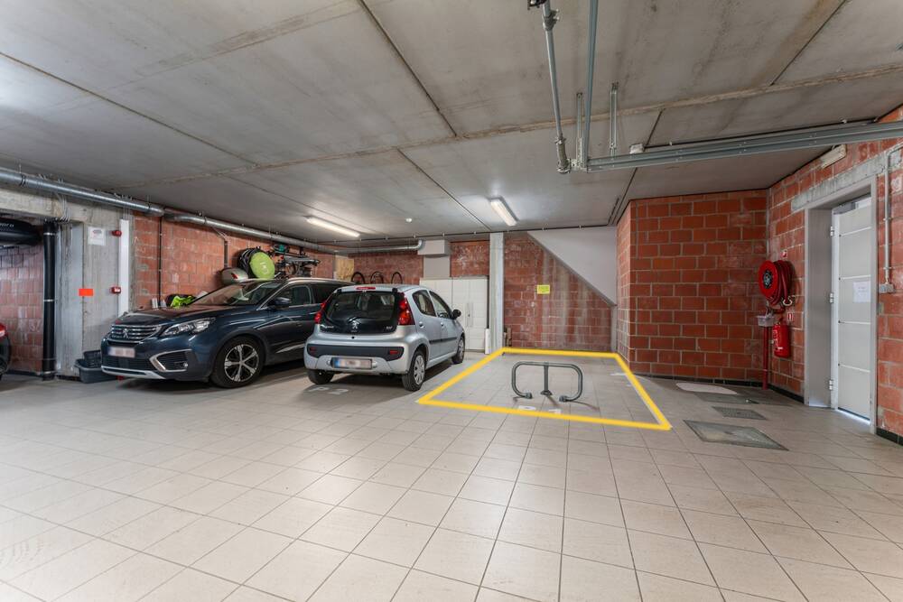 Parking & garage te  koop in Mariakerke 9030 19000.00€  slaapkamers m² - Zoekertje 374286