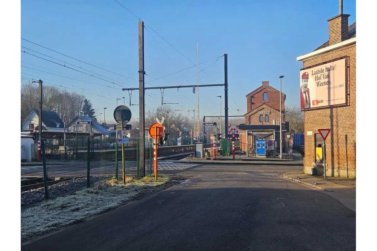 Parking & garage te  koop in Herzele 9550 11000.00€  slaapkamers m² - Zoekertje 378967