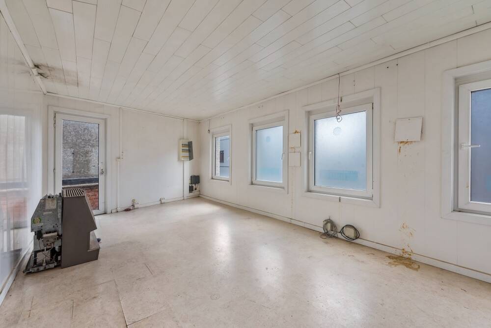 Handelszaak te koop in Baasrode 9200 135000.00€ 2 slaapkamers 77.00m² - Zoekertje 379529