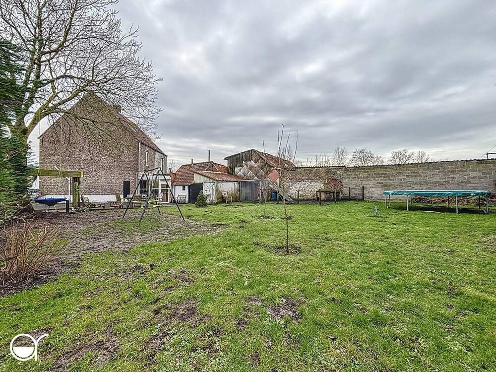 Huis te  koop in Oudenaarde 9700 220000.00€ 3 slaapkamers 135.00m² - Zoekertje 383197