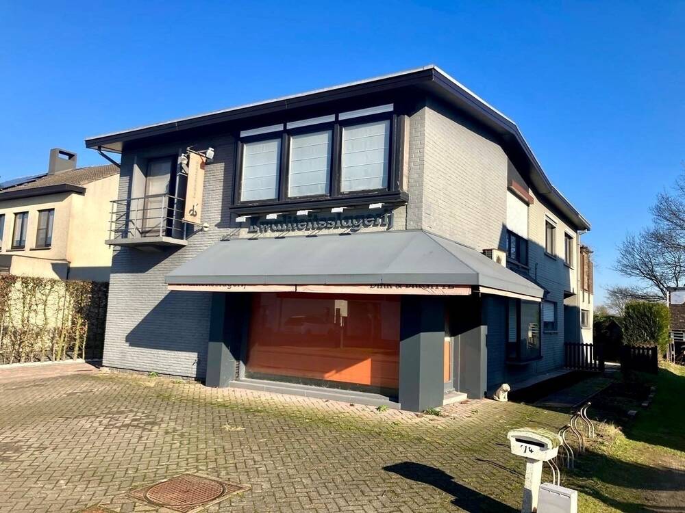 Handelszaak te koop in Lochristi 9080 699000.00€ 0 slaapkamers m² - Zoekertje 382525