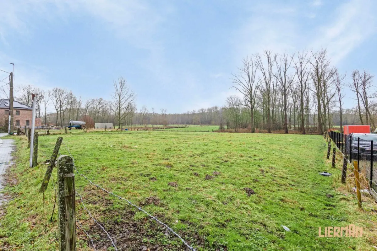 Grond te  koop in Appelterre-Eichem 9400 115000.00€  slaapkamers m² - Zoekertje 383844