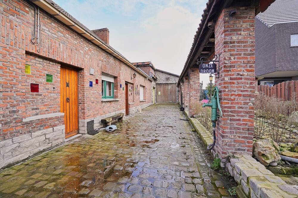 Huis te koop in Buggenhout 9255 298000.00€ 3 slaapkamers 201.00m² - Zoekertje 388148