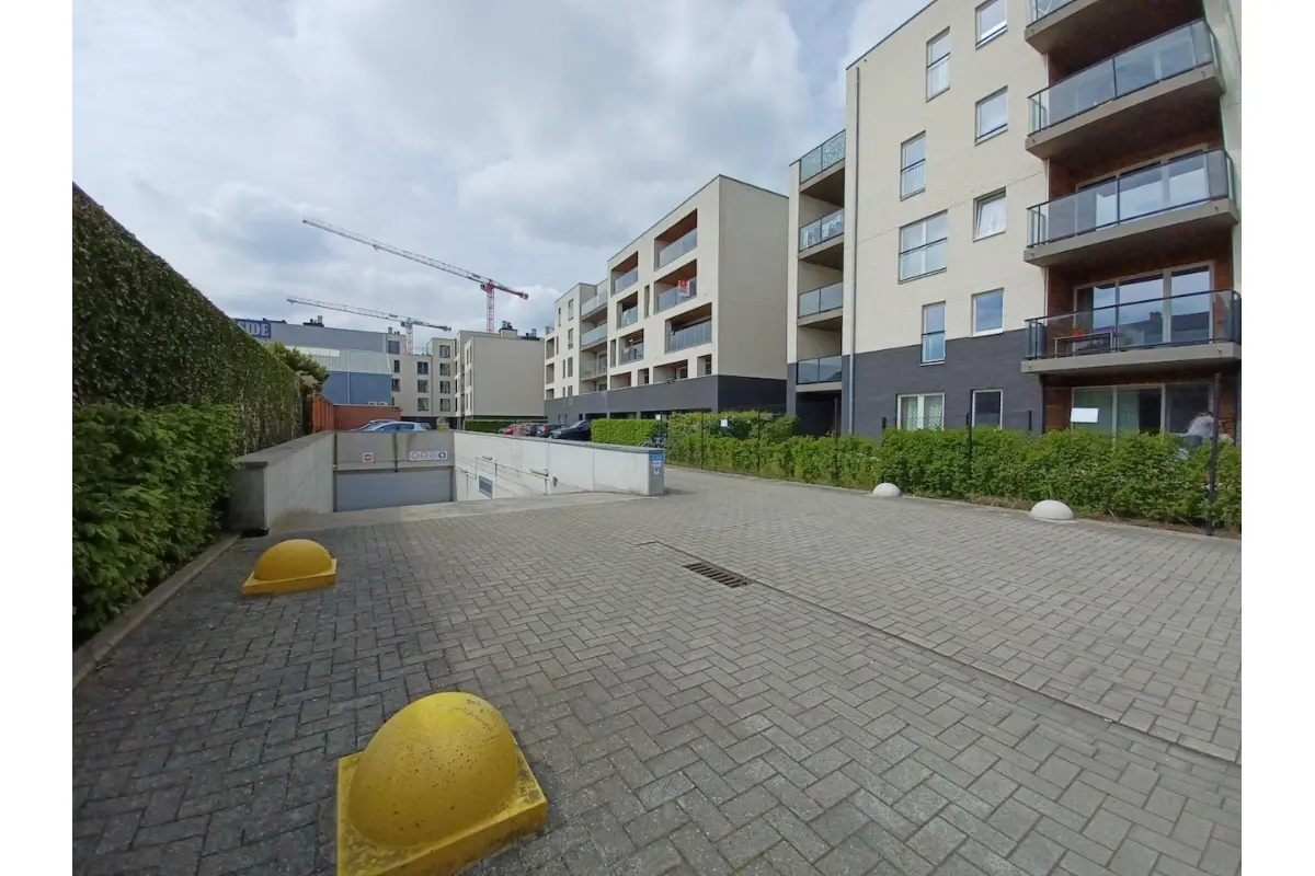 Parking te  koop in Ledeberg 9050 27000.00€  slaapkamers m² - Zoekertje 389526